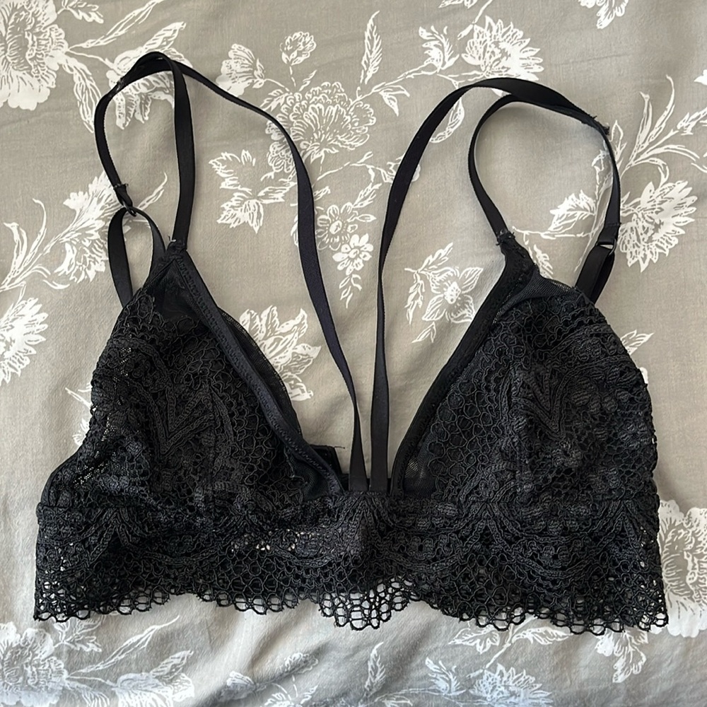 Black strappy bralette
